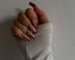 Amanda is a big fan of nail art and often gets it done through an expert.